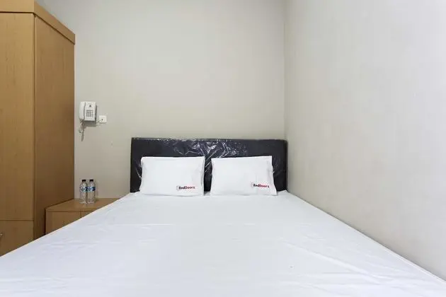 Reddoorz Room