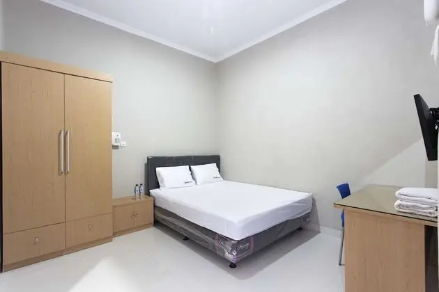 Reddoorz Room