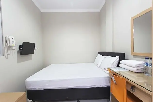 Reddoorz Room