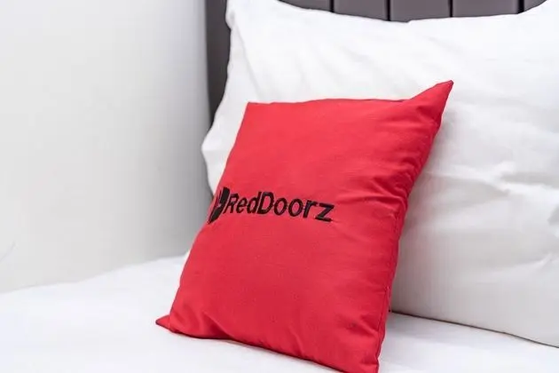 Tek Büyük Yataklı Oda (RedDoorz)