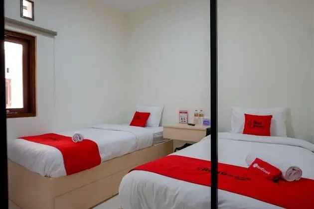 İki Ayrı Yataklı Oda (RedDoorz)