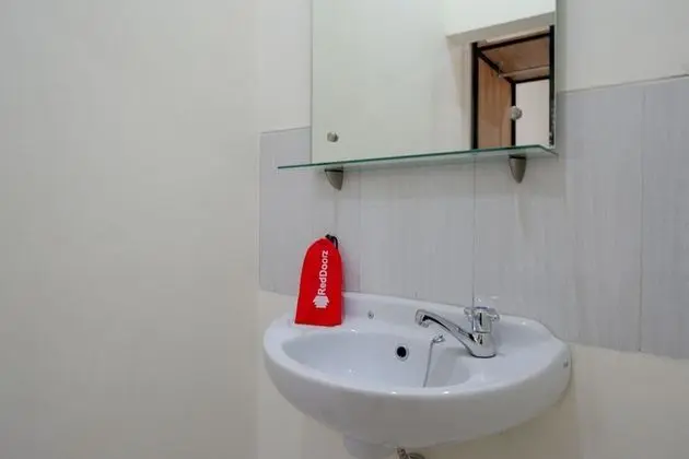 İki Ayrı Yataklı Oda (RedDoorz)