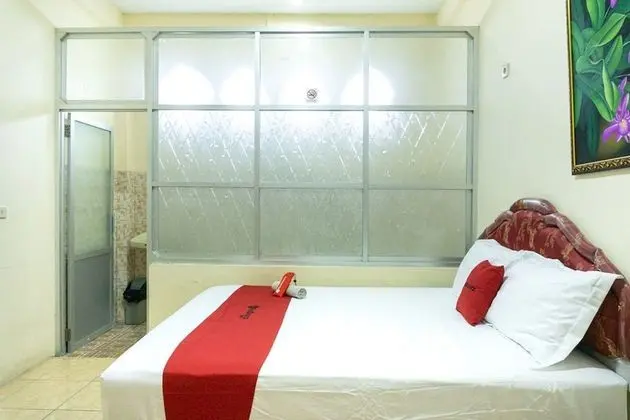 Tek Büyük Yataklı Oda (RedDoorz)