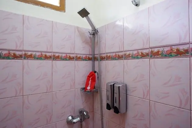 Deluxe Tek Büyük Yataklı Oda (RedDoorz)