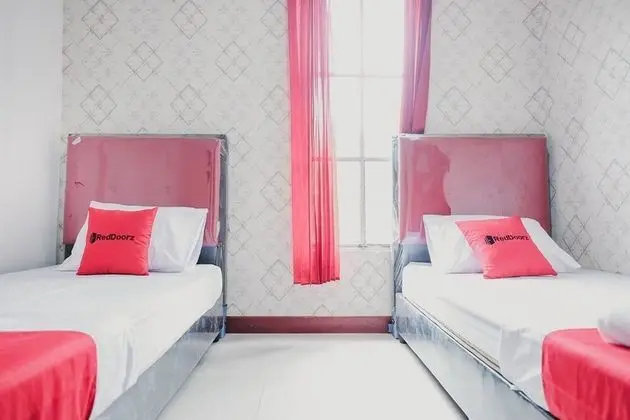 İki Ayrı Yataklı Oda (RedDoorz)