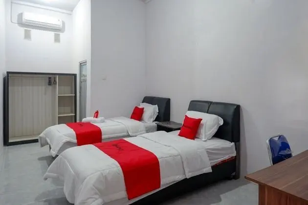 İki Ayrı Yataklı Oda (RedDoorz)