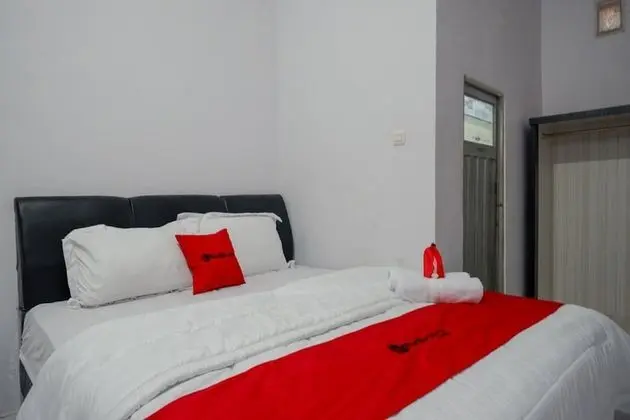 Tek Büyük Yataklı Oda (RedDoorz)