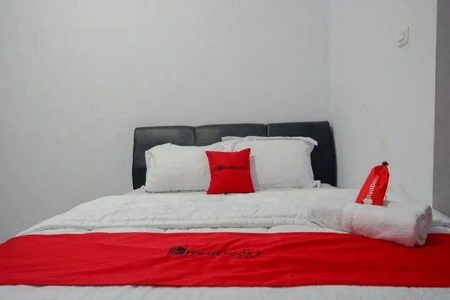 Tek Büyük Yataklı Oda (RedDoorz)