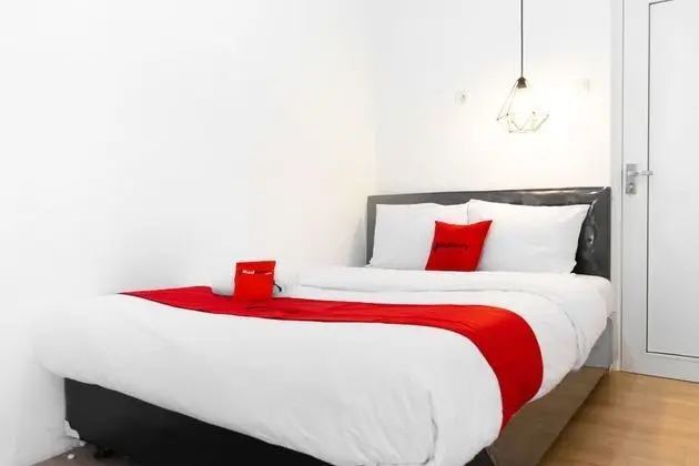 Tek Büyük Yataklı Oda (RedDoorz)
