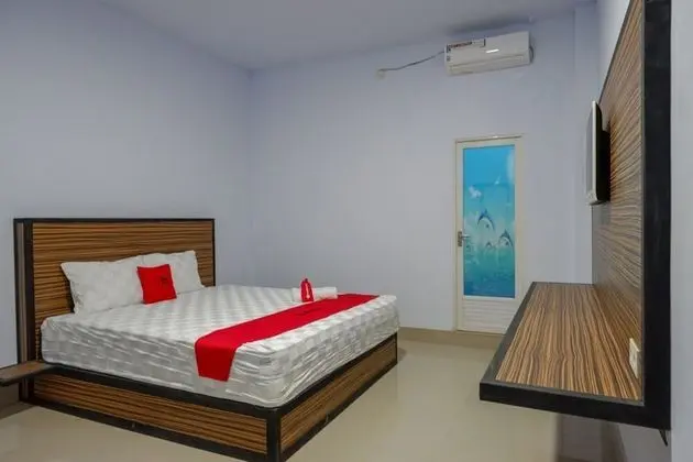 Deluxe Oda (RedDoorz)