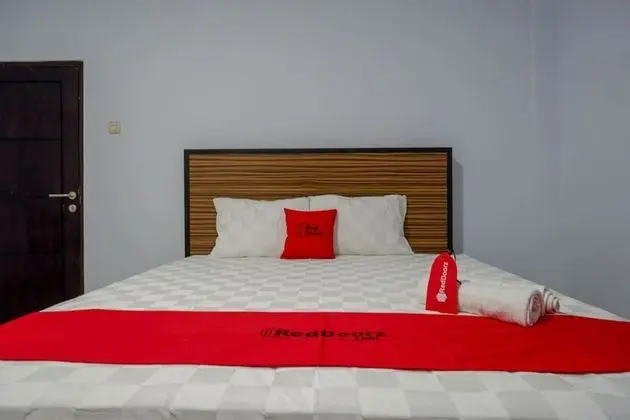 Deluxe Oda (RedDoorz)