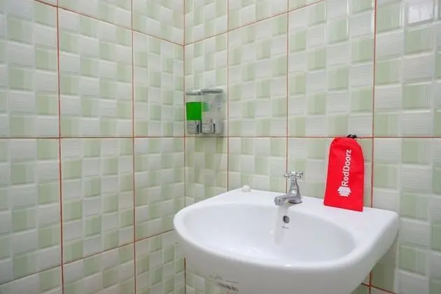Tek Büyük Yataklı Oda (RedDoorz)