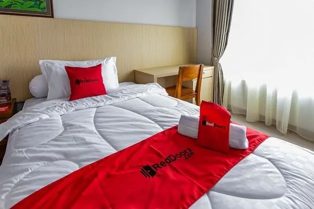 Premium İki Ayrı Yataklı Oda (RedDoorz)