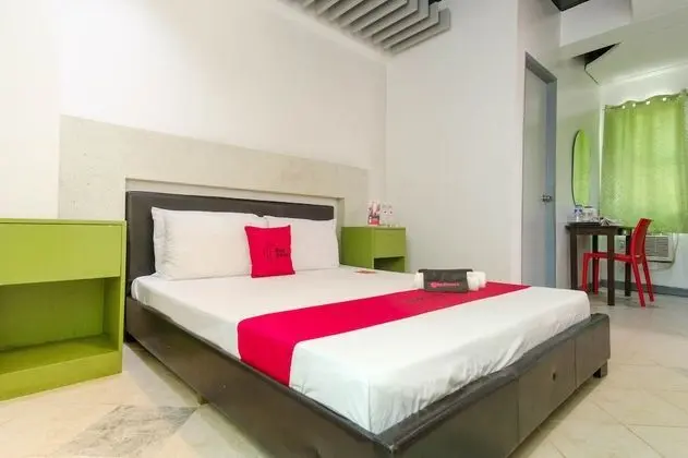 Deluxe Tek Büyük Yataklı Oda (Reddoorz)