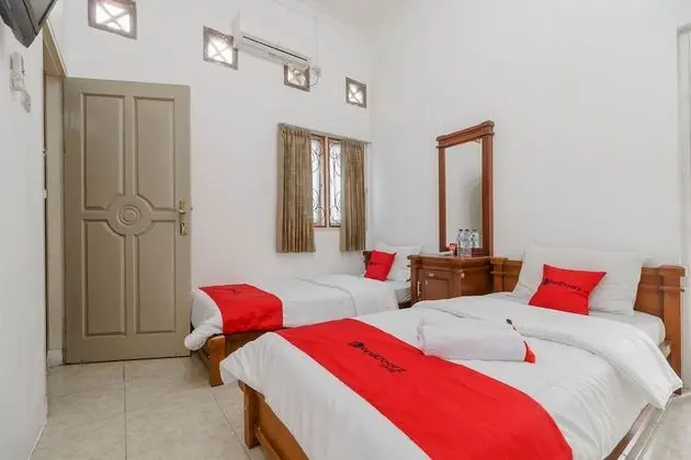 İki Ayrı Yataklı Oda (RedDoorz)