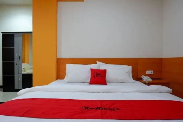 Tek Büyük Yataklı Oda (RedDoorz)