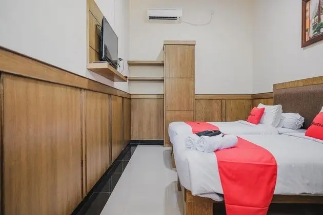 İki Ayrı Yataklı Oda (RedDoorz)