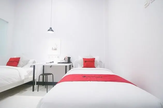 İki Ayrı Yataklı Oda (RedDoorz)