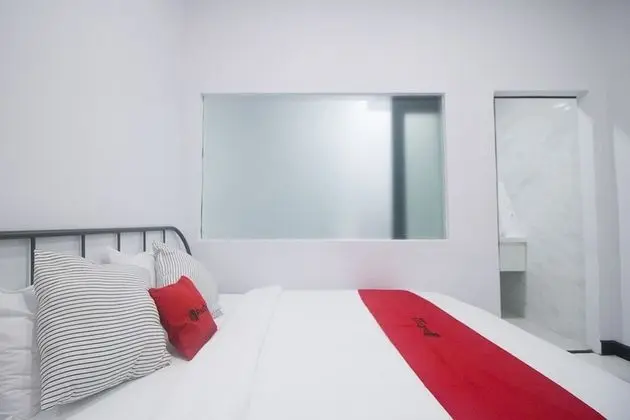 Tek Büyük Yataklı Oda (RedDoorz)