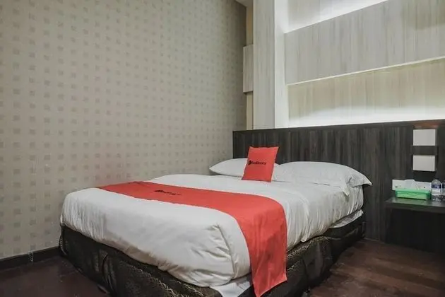 Tek Büyük Yataklı Oda (RedDoorz)
