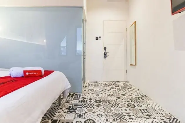 Tek Büyük Yataklı Oda (RedDoorz)
