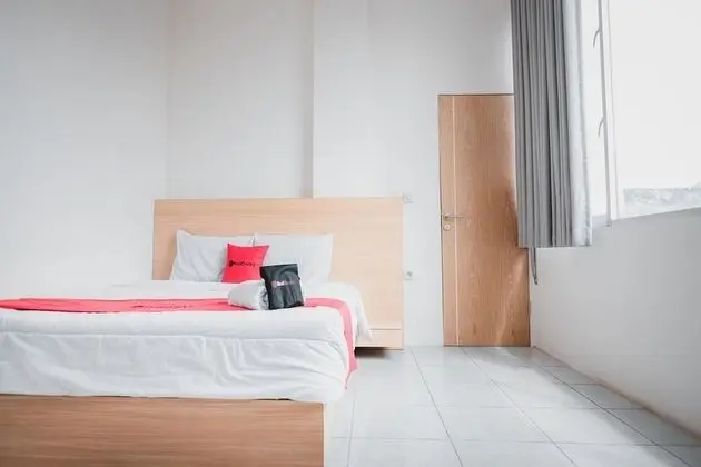 Tek Büyük Yataklı Oda (RedDoorz)