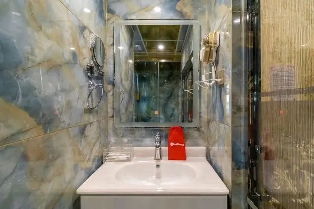 Superior Tek Büyük Yataklı Oda (Reddoorz)