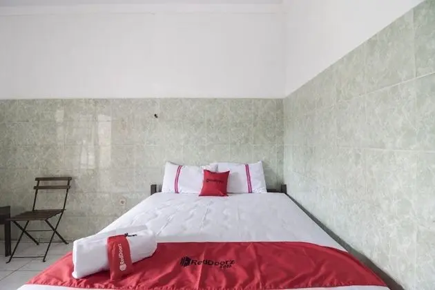 Tek Büyük Yataklı Oda (RedDoorz)