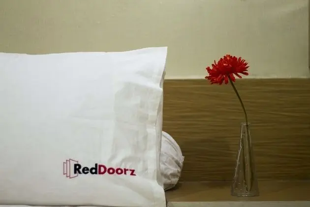 Reddoorz Room