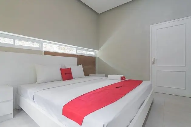 Deluxe Oda (RedDoorz)