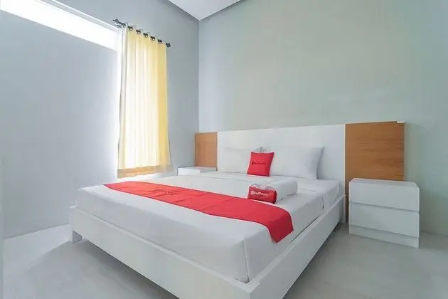 Deluxe Oda (RedDoorz)