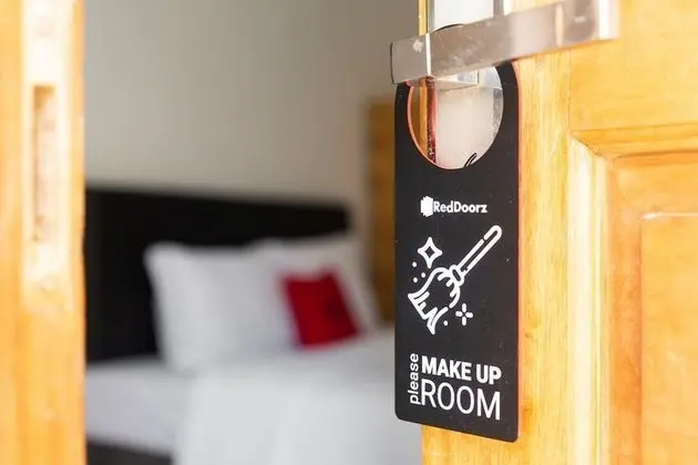 Tek Büyük Yataklı Oda (RedDoorz)