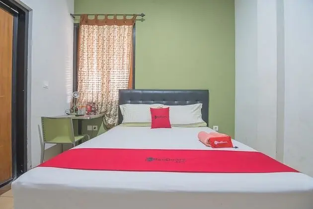 Tek Büyük Yataklı Oda (RedDoorz)
