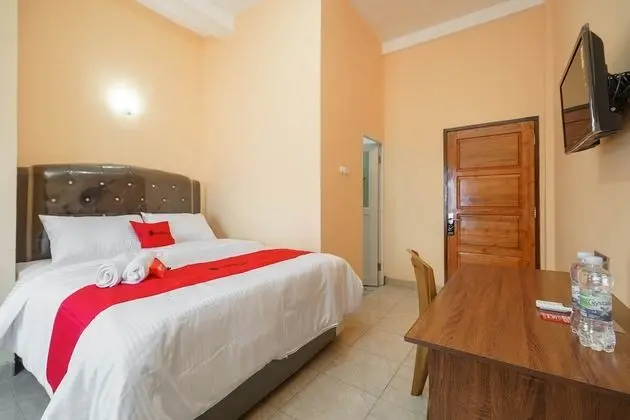 Tek Büyük Yataklı Oda (RedDoorz)