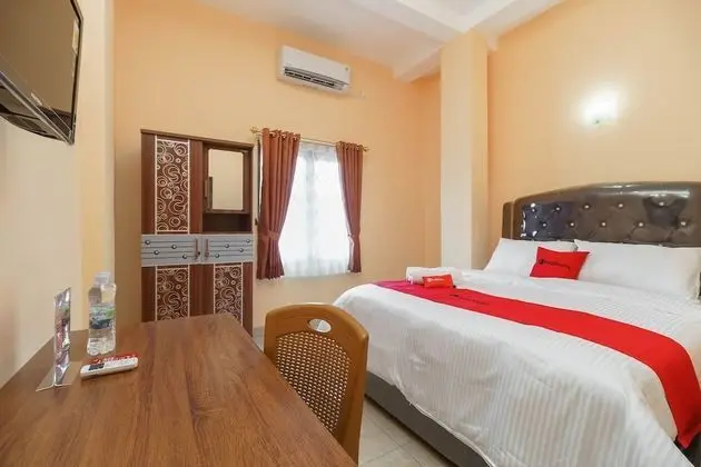 Tek Büyük Yataklı Oda (RedDoorz)