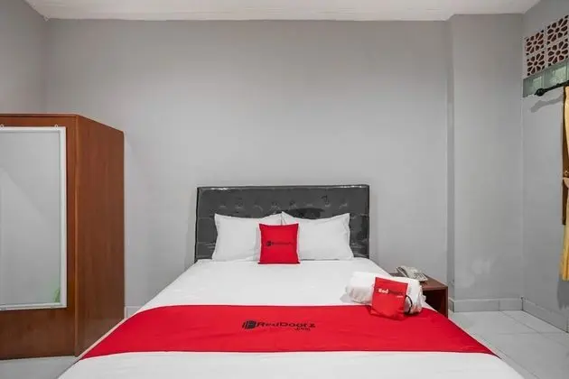Standard Tek Büyük Yataklı Oda (Reddoorz)