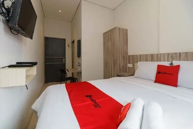 Tek Büyük Yataklı Oda (RedDoorz)