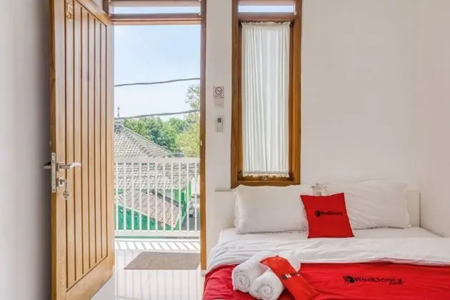 Tek Büyük Yataklı Oda (RedDoorz)