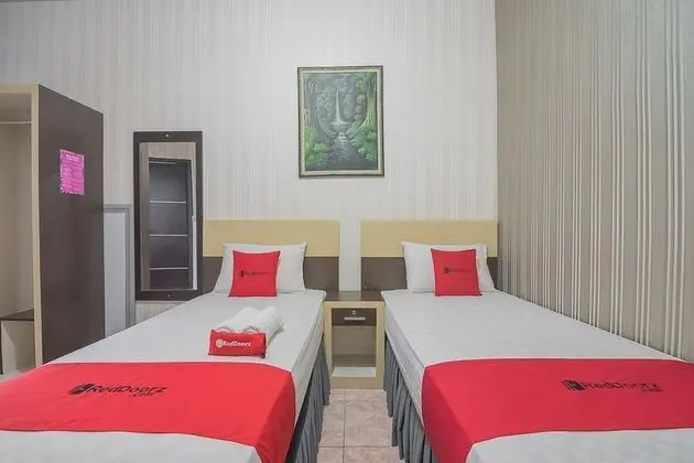 Tek Büyük Yataklı Oda (RedDoorz)