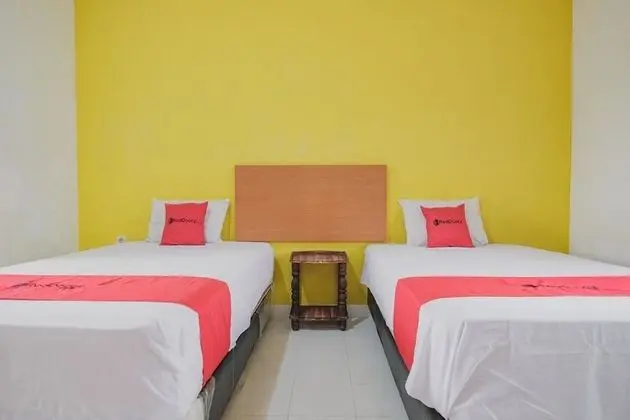 İki Ayrı Yataklı Oda (RedDoorz)