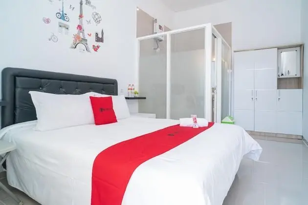 Tek Büyük Yataklı Oda (RedDoorz)