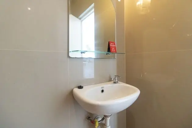 Tek Büyük Yataklı Oda (RedDoorz)