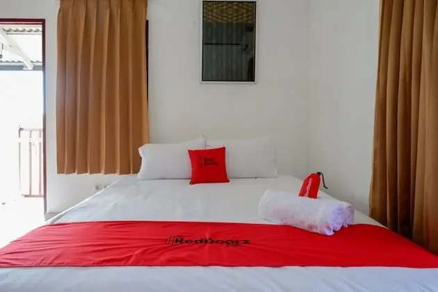 Deluxe Tek Büyük Yataklı Oda (RedDoorz)