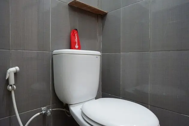 Deluxe Tek Büyük Yataklı Oda (RedDoorz)