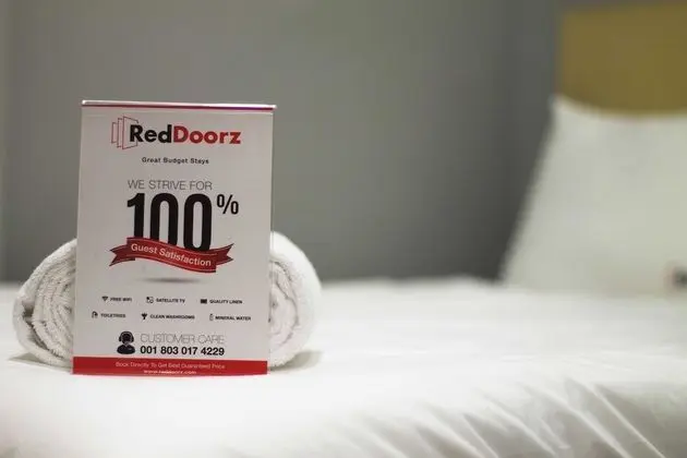 Reddoorz Room