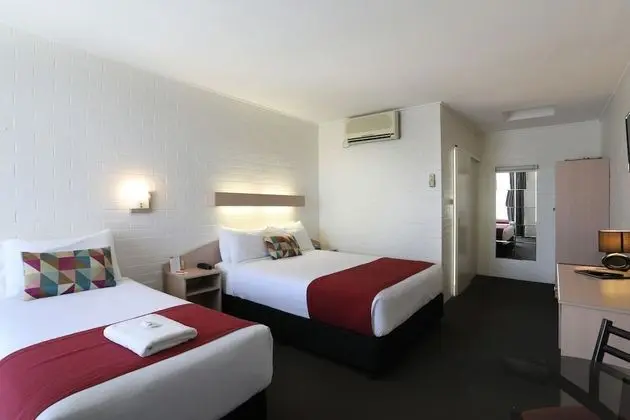 Oda (Poolside Queen Bed + Single Bed)