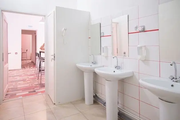 Ortak Ranzalı Oda, Sadece kadınlar için ( Bed in 6 Person Dorm)