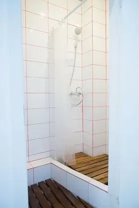 Ortak Ranzalı Oda, Sadece kadınlar için ( Bed in 6 Person Dorm)