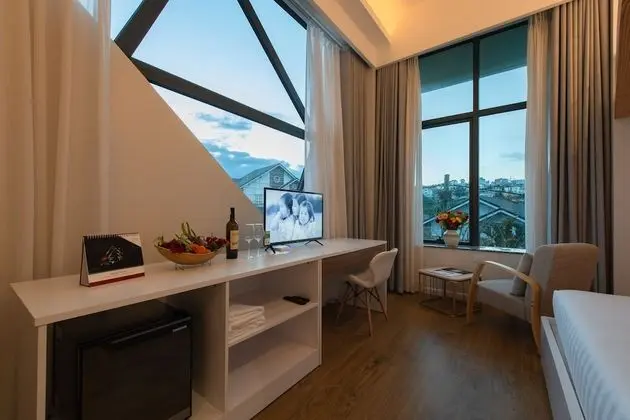 Premium Tek Büyük Yataklı Oda
