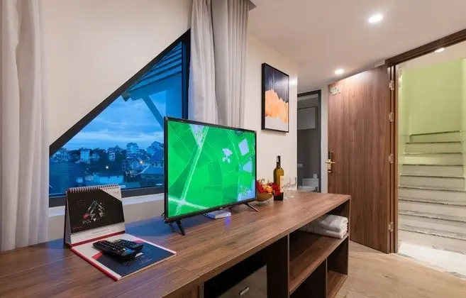 Stüdyo, Bahçe Manzaralı
